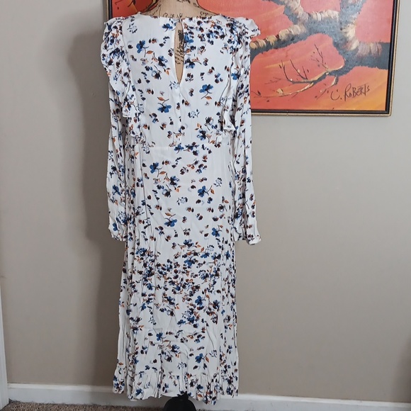 Treasure & Bond Modest Floral Midi Dress Size Small - Picture 3 of 8
